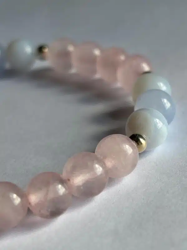 Bracelet quartz rose et calcédoine pour créer un cocon sécurisant et apporter de la douceur